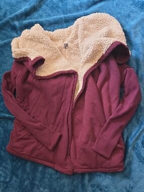Fox Cozy Lined Hooded Jacket in Plum